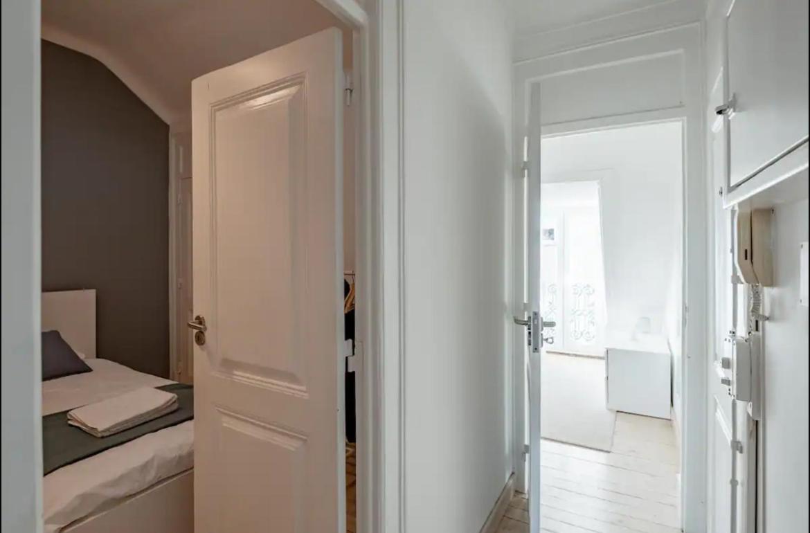 Apartment 2 Bedroom With Great Transport Links To The Heart Of Lisbon