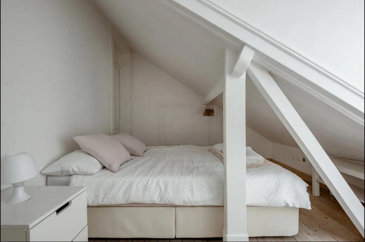 2 Bedroom With Great Transport Links To The Heart Of Apartment