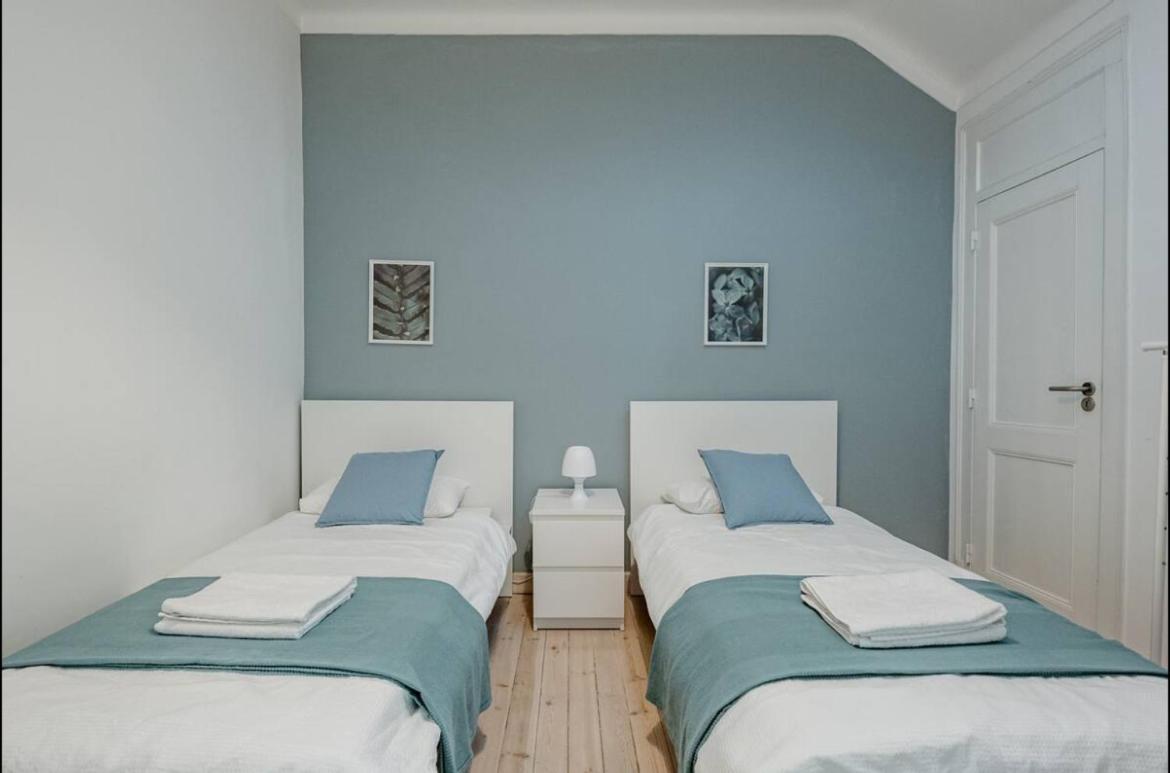 Apartment 2 Bedroom With Great Transport Links To The Heart Of Lisbon