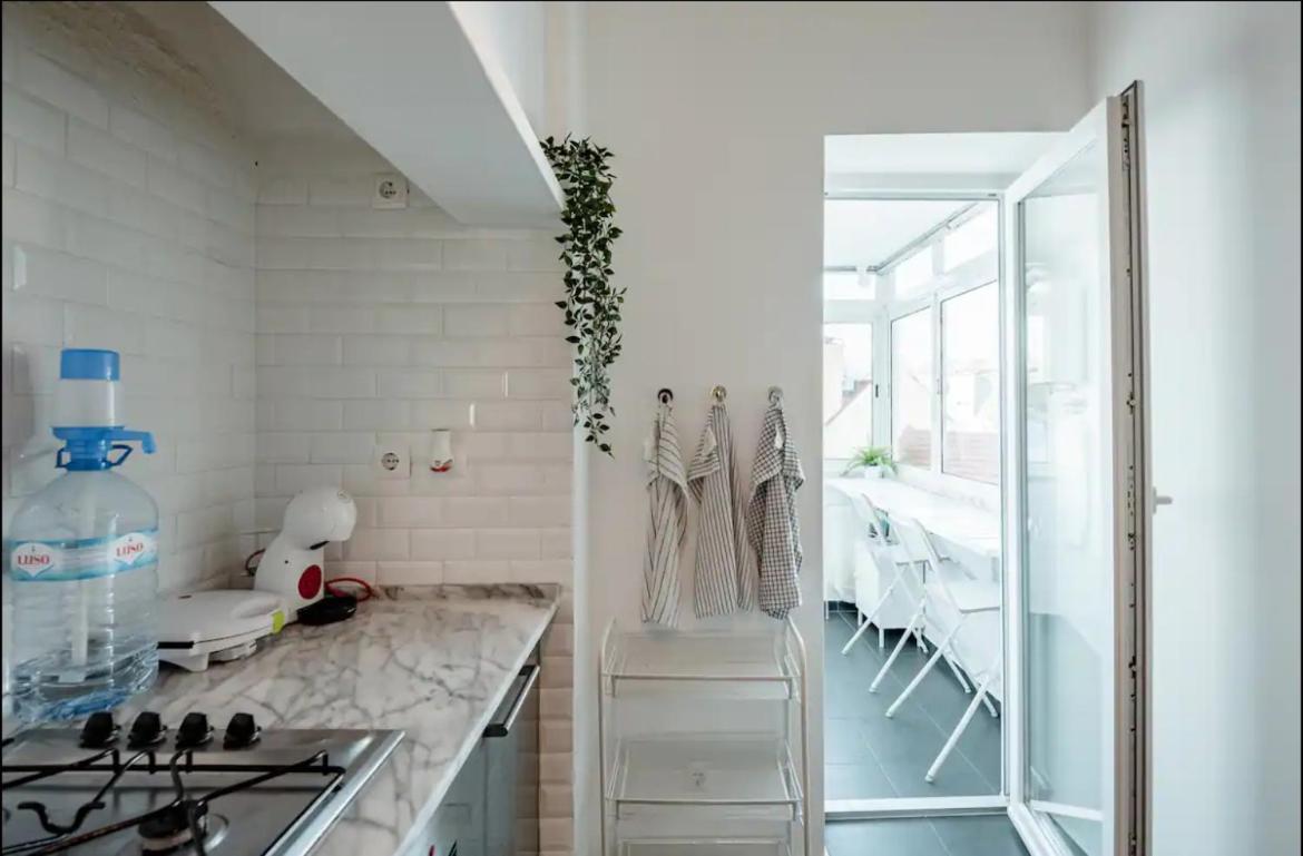 2 Bedroom With Great Transport Links To The Heart Of *